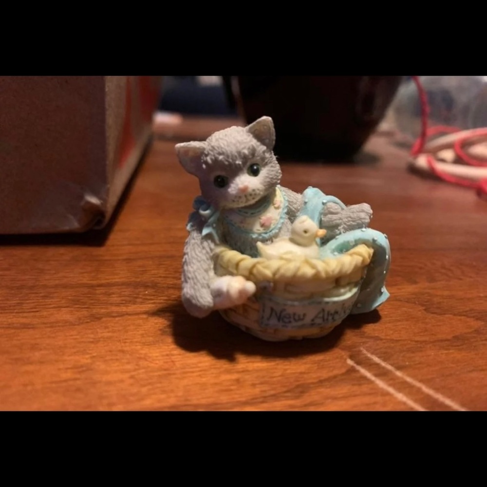 Enesco Calico Kittens “New Baby” Figurine (1995 Collection)